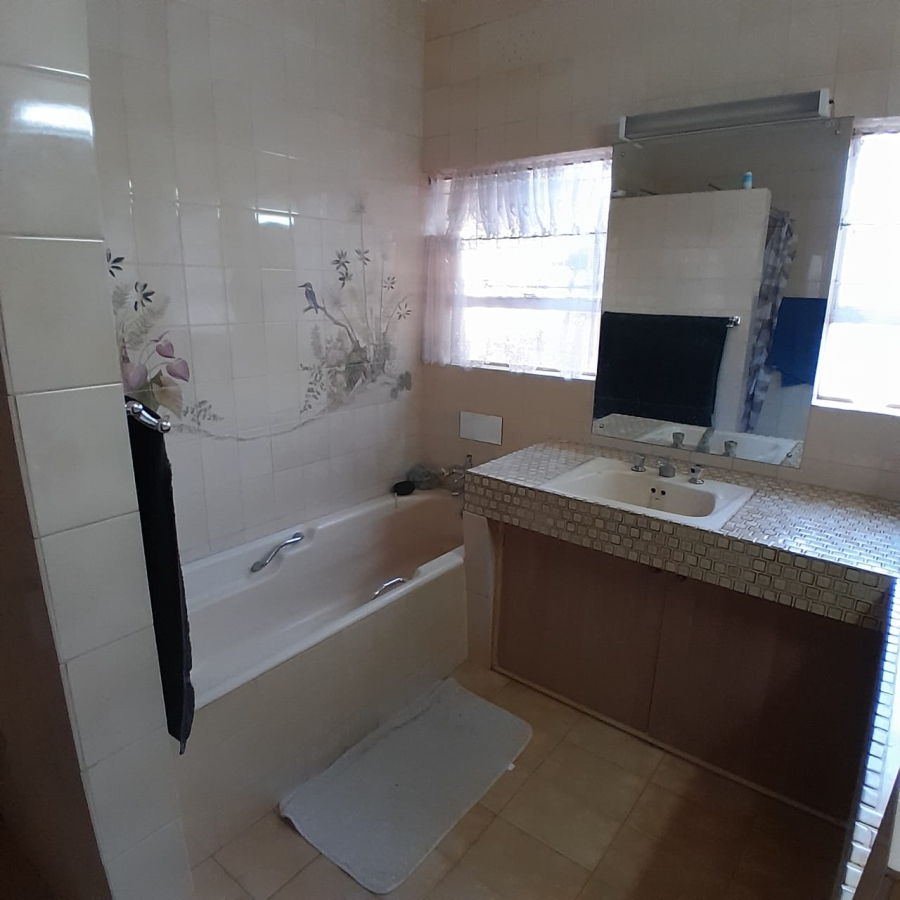 4 Bedroom Property for Sale in Schietfontein North West